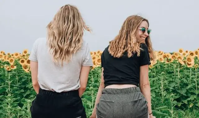 46 Bumble BFF Bio Examples To Meet A ‘Friend’ For Life
